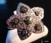 inel aur alb 10K  cu diamante albe si verzi  0.87 ct.  floral
