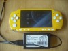 Vand playstation portabil / psp 2004 modat permanent cu card de 4 gb