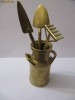 VAS( BIDON ) CU USTENSILE DE GRADINA DIN BRONZ-471g
