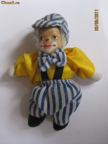 PAPUSA CLOVN DE COLECTIE DIN CERAMICA foto