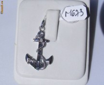 Pandant UNICAT ancora aur 10K, 2.9g, ornat cu DIAMANTE albe si negre !! foto