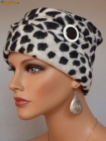Boneta, Turban, Caciula, Batic foto