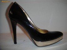 PANTOFI  GUCCI BLACK LACK second hand ca si noi(ORIGINALI IN CUTIE)