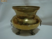 IMPRESIONANT POT PENTRU FLORI, DIN BRONZ SI ALAMA