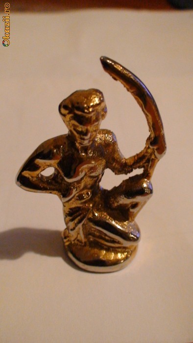 Figurina metal arcas foto mare