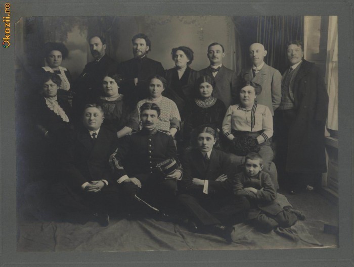 Familie de preoti si militari , Foto Iasi , antebelica foto mare