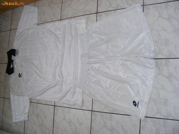 COMPLEU LOTTO-TRICOU SI  SORT foto mare