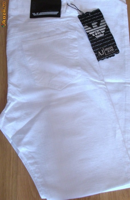 PANTALONI BARBATI IN ARMANI foto mare