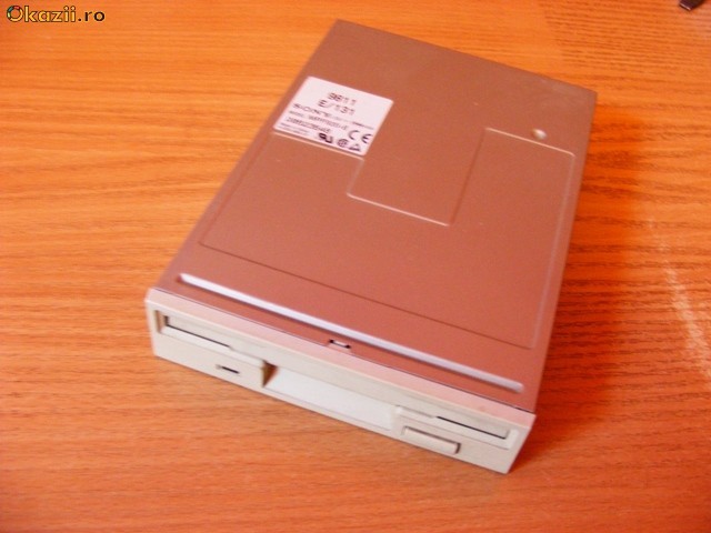 Unitate Floppy 3,5 foto mare