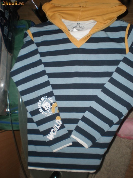 Tricou cu gluga, marime M foto mare