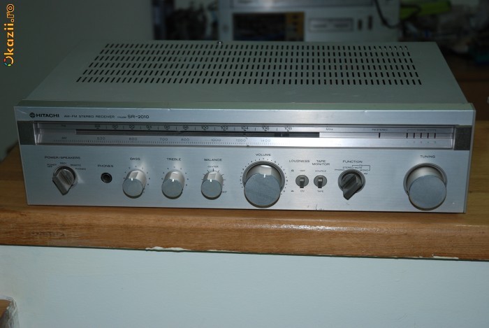 Receiver (amplituner) Hitachi SR-2010 foto mare