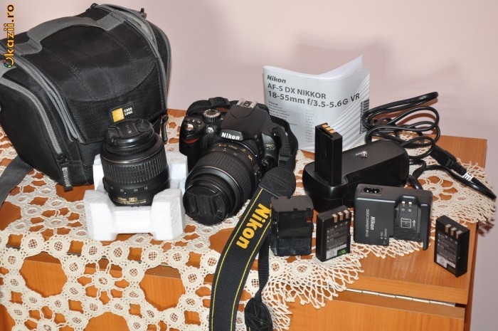 Nikon D 60 kit, grip, 2 baterii,incarcator ,obiectiv rezerva, geanta foto mare