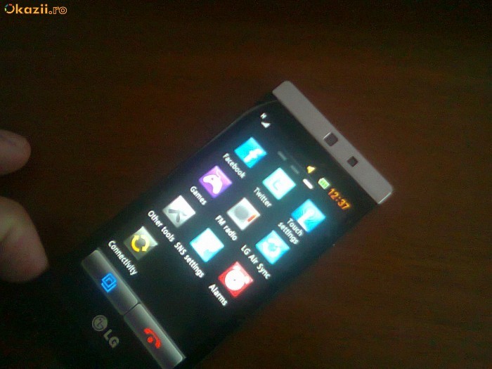 LG GD880 foto mare