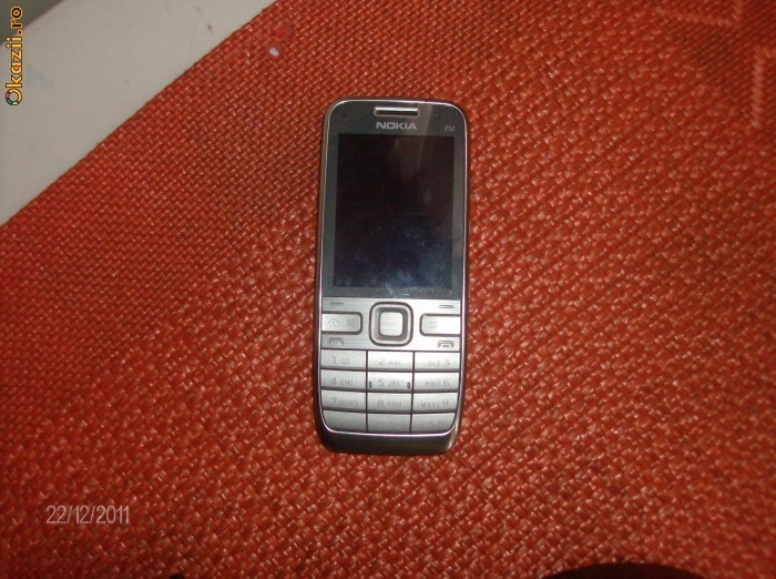 Vand Telefon NOKIA E52 foto mare