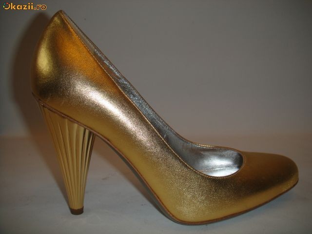 PANTOFI  DOLCE&GABBANA  GOLD LACK  second hand(ORIGINALI IN CUTIE) foto mare