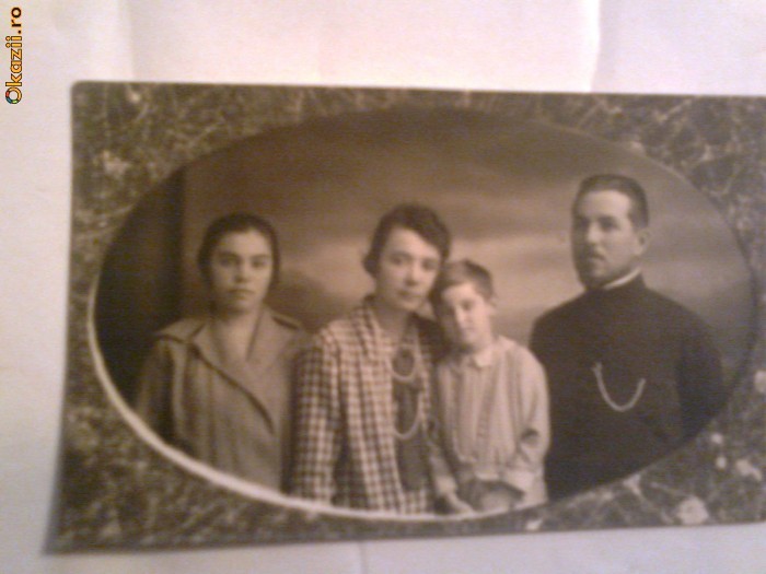 Fotografie de familie, 18 iulie 1928, Dimesiuni 13 x 8 cm. foto mare