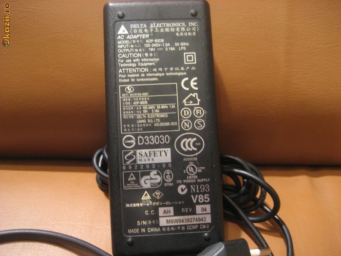 adaptor  laptop 19v 3,16A foto mare