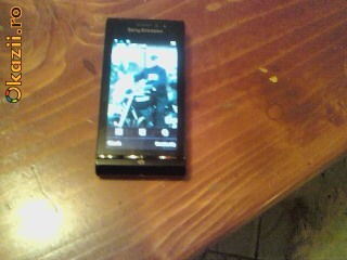 telefon sony ericsson u1I foto mare