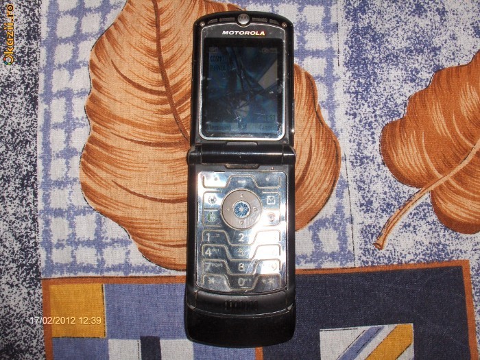 de vanzare motorola v3 black !! poze reale !! foto mare