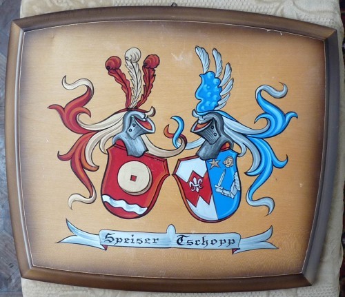 Panoplie pictata cu heraldica cavalereasca foto mare