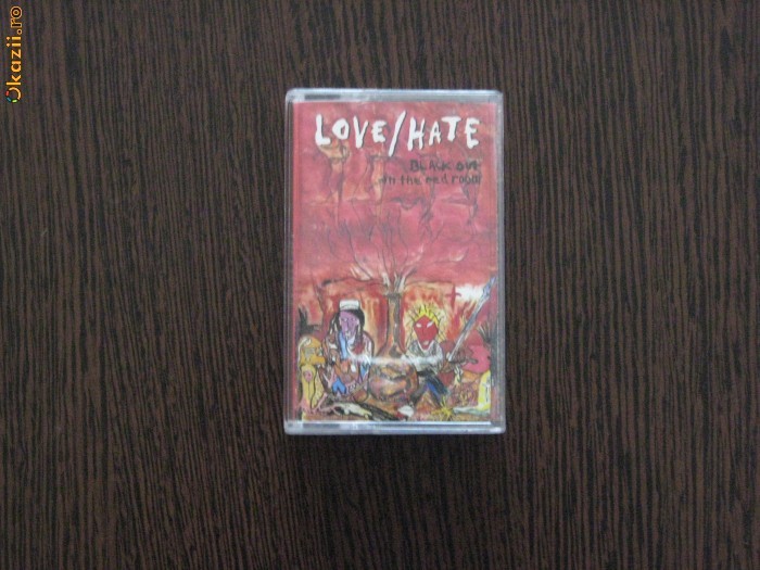LOVE/HATE-BLACKOUT IN THE RED ROOM foto mare
