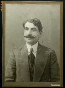 Foto colectie portret  studiou 1909. Monsieur Moustache foto